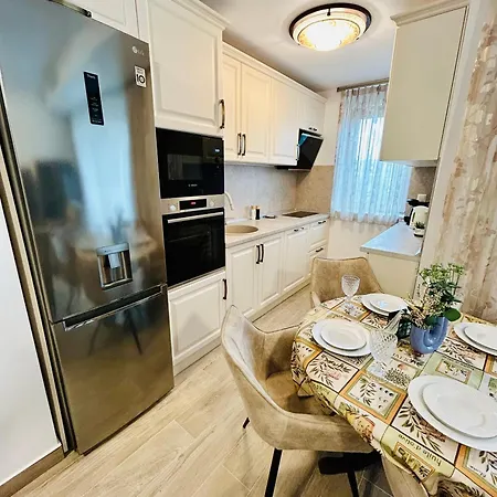 Dis Mamaia Nord Apartmán *