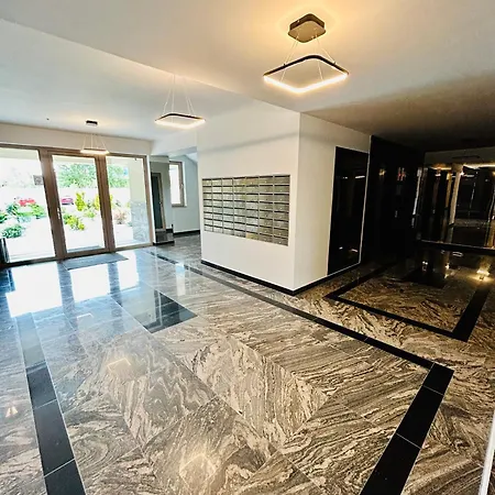 Dis Mamaia Nord Apartment