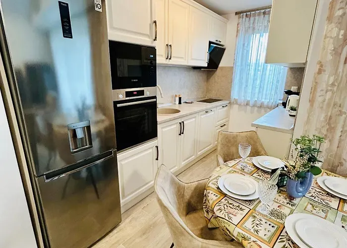 Dis Mamaia Nord Apartament *