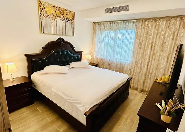 Dis Mamaia Nord Apartament